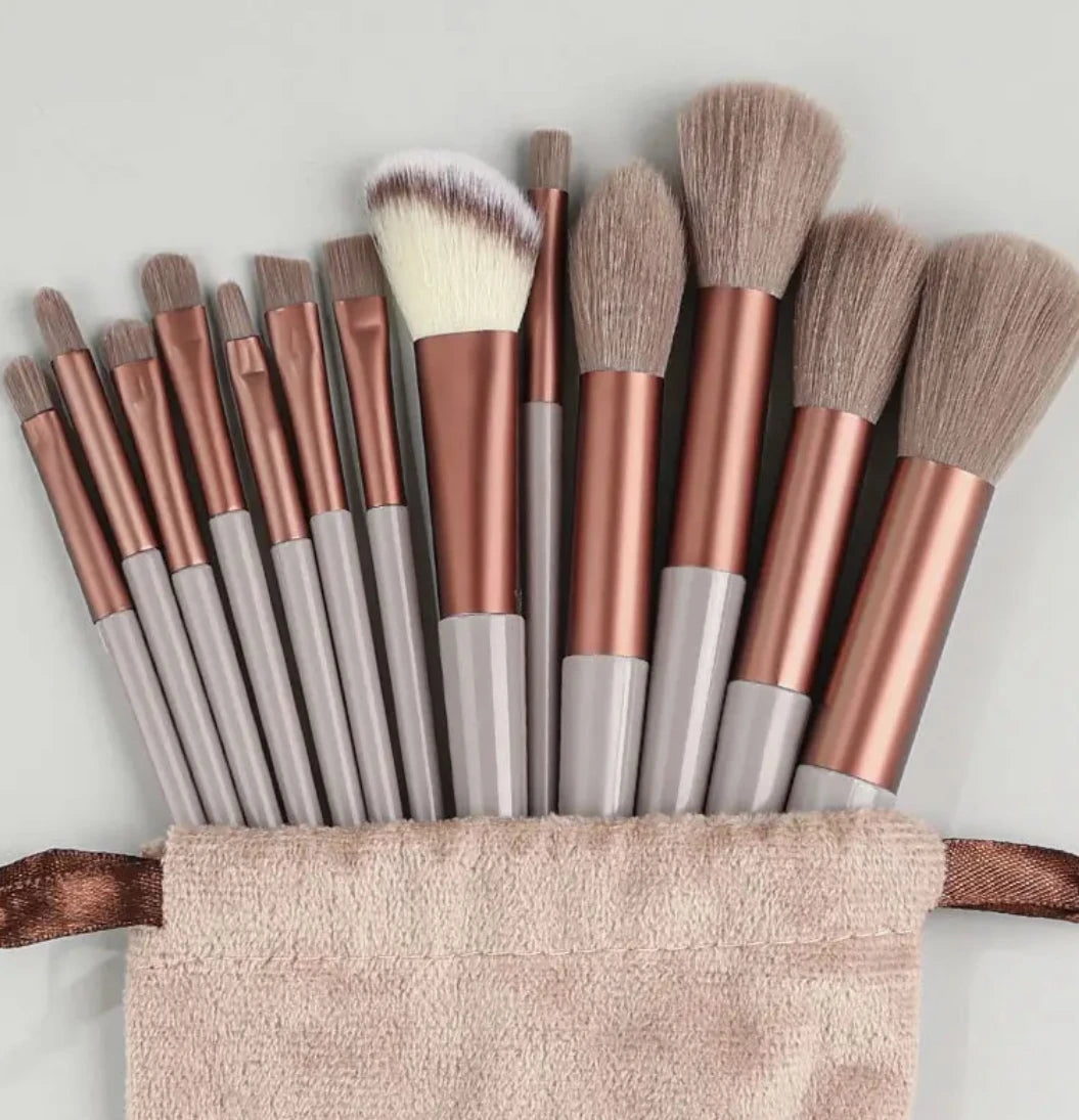 Kit de Pinceles de Maquillaje Bella – Set Completo
